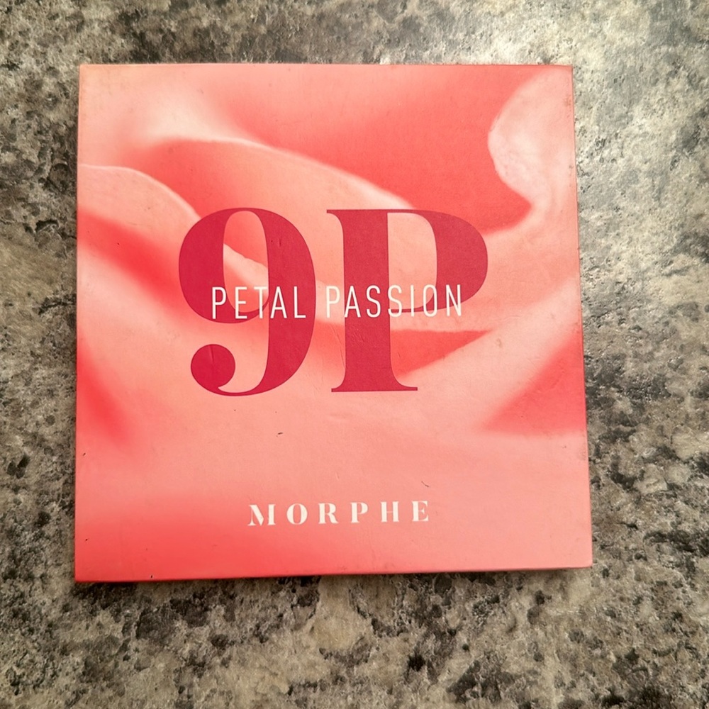 Morphe 9P petal passion